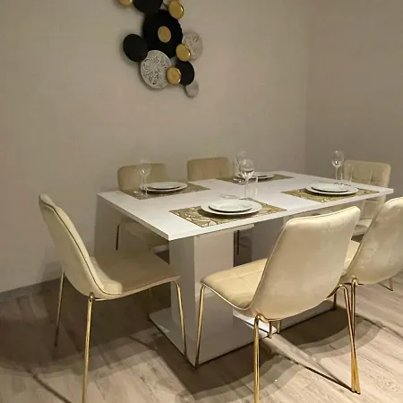 Apartamento Urbansuites - Modern & Zentral In Der - Dein Zuhause In *