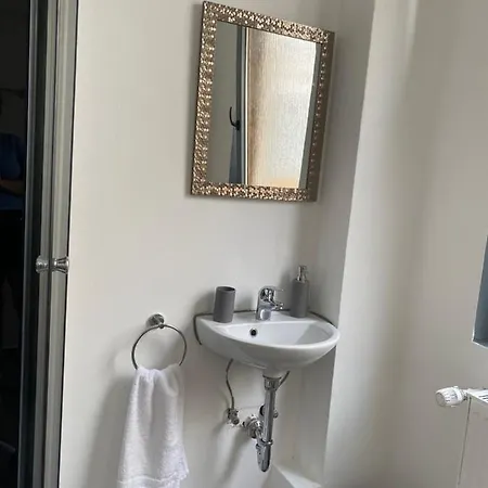 Urbansuites - Modern & Zentral In Der - Dein Zuhause In *