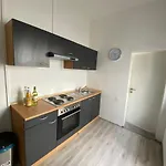 Suite4monteure - Modern & Zentral In Der I Kueche I Waschmaschine I Balkon 아파트
